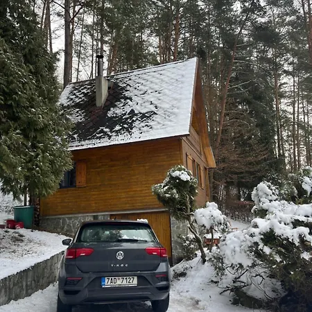 Dağ evi Za Dubem
