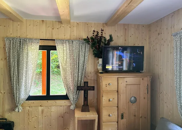Za Dubem Chalet